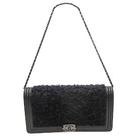 Autre Marque Borsa Boy Chanel Haute Couture personalizzata in pelle e shearling Black & Navy