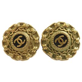 Brincos de pressão redondos Chanel em resina banhada a ouro com corrente CC