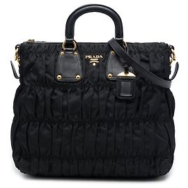 Bolsa Satchel Prada em Tessuto Gaufre Preta