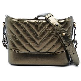 Chanel Gabrielle Crossbody in pelle di vitello invecchiata metallizzata matelassé chevron marrone Small