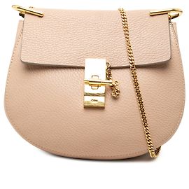 Chloé Drew Crossbody em pele de cordeiro granulada castanha Small