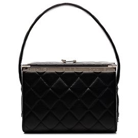 Bolso Box Chanel de piel de cordero acolchada negra