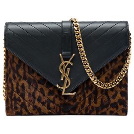 Autre Marque Saint Laurent Borsa a Tracolla a Busta Classic Monogram in Pelle di Vitello Chevron Marrone e Peluria di Vitello con Stampa Leopardata