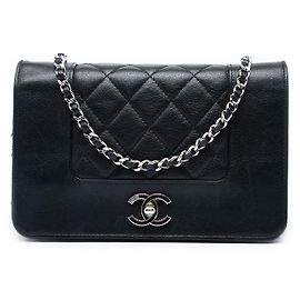 Chanel Portafoglio Mademoiselle Wallet on Chain in pelle di agnello matelassé nera