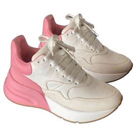 Sneakers Alexander McQueen in Pelle Bianco e Rosa