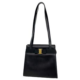 Borsa a tracolla in pelle Vara di Salvatore Ferragamo in nero