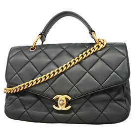 Chanel Matelassé Schultertasche mit Kette