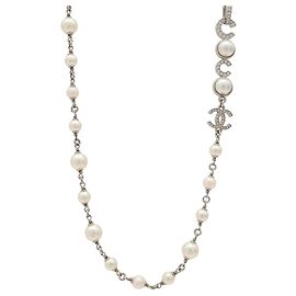 Collana lunga Chanel Coco Mark in perle finte