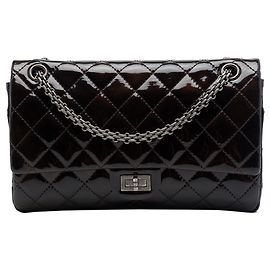 Borsa a tracolla Chanel Reissue 2.55 Double Flap 226 in vernice matelassé marrone