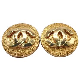 Orecchini Chanel Gold CC placcati in oro rotondi con chiusura a pressione