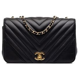 Bolso de hombro con cadena Chanel Coco Mark Chevron V-Stitch