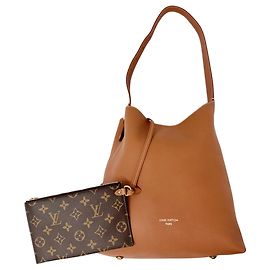 Louis Vuitton Low Key Hobo MM Schultertasche