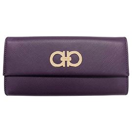 Cartera larga de cuero púrpura Salvatore Ferragamo