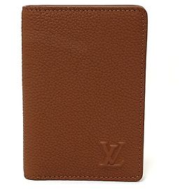 Tarjetero Louis Vuitton de piel de becerro marrón