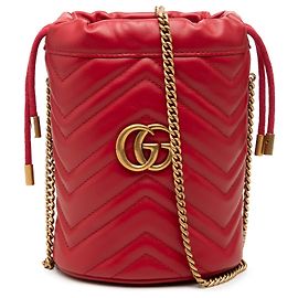Borsa secchiello Gucci Red Small GG Marmont Matelassé in pelle di vitello