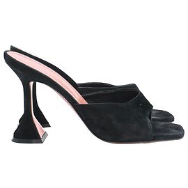 Sandali Amina Muaddi Lupita in camoscio nero