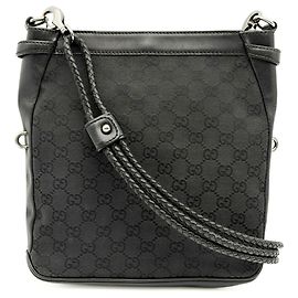 Gucci Schultertasche aus schwarzem GG Canvas
