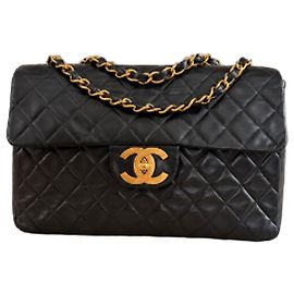 Chanel Timeless Jumbo Handtasche aus schwarzem Leder