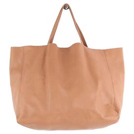 Céline Bolso Cube medium piel de becerro suave camel