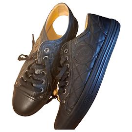 Chanel Sneakers in pelle matelassé nera