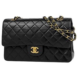 Borsa a tracolla Chanel Matelassé in pelle nera