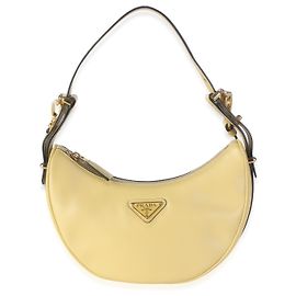 Prada Arque Schultertasche aus weichem Kalbsleder Vaniglia
