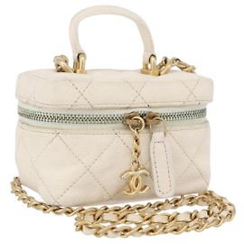 CHANEL Bolso Vanity Matelassé con Cadena Piel Caviar CC Oro Blanco