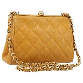 CHANEL Bolso de hombro Matelassé con cadena Piel Caviar Yellow Gold CC