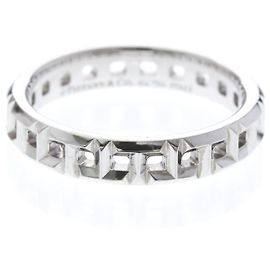 Autre Marque Anello Fascia Tiffany T True Narrowing in Oro Bianco