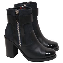 Chanel Stiefeletten aus schwarzem Leder und Wildleder mit Kappenzehe