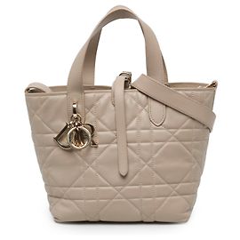 Dior Toujours Satchel Small aus Macrocannage-Kalbsleder Beige