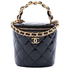 Borsa Vanity Chanel Afternoon Tea in vernice matelassé nera con manico e catena