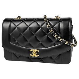 Borsa a tracolla Chanel Diana Matelassé