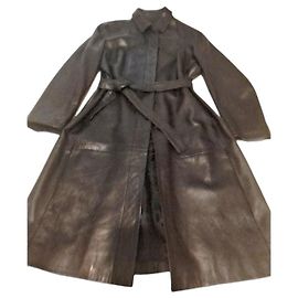 Burberry Gabardina de cuero negra
