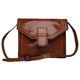 Borsa a tracolla con patta in vernice Vintage Yves Saint Laurent Light Brown