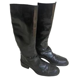 Prada Stivali Bassi in Pelle Nera
