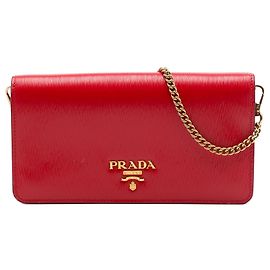 Rote Prada Vitello Move Clutch mit Kettenriemen