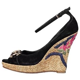 Gucci Horsebit Keilabsatz-Sandalen aus schwarzem Wildleder EU 37.5 Gebraucht