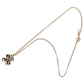 Collar con colgante de trébol Chanel CC negro chapado en oro, esmalte, strass y perlas artificiales