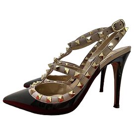 Valentino Garavani Décolleté Rockstud Pelle Verniciata Beige/Nero