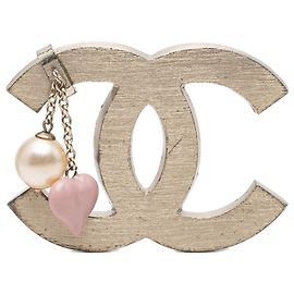 Spilla Chanel Gold CC placcata oro smalto e perle sintetiche
