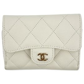 Portacarte Chanel Classic Zip Around on Chain Quilted Caviar Mini