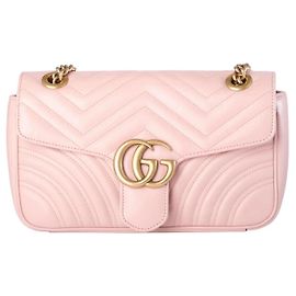 Borsa a tracolla Gucci GG Marmont Medium in pelle matelassé Perfect Pink