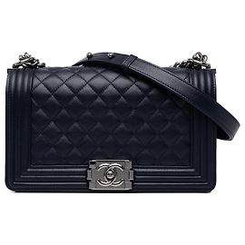 Borsa a tracolla Chanel Boy Flap in pelle d'agnello matelassé blu, dimensione Old Medium