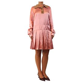 Miu Miu Vestido camisero plisado de satén Rosa - size UK 10