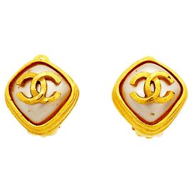 Pendientes de clip Chanel chapados en oro