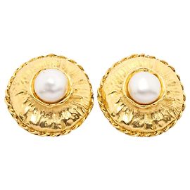 Chanel vergoldete Clip-Ohrringe