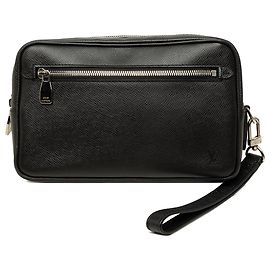 Louis Vuitton Pochette Kasai in Taiga Nero