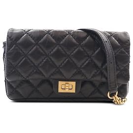 Borsa cintura Chanel Reissue 2.55 con patta in pelle di vitello matelassé nera