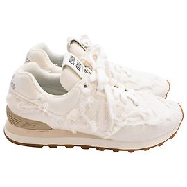 Miu Miu x New Balance 574 Sneaker aus cremefarbenem Canvas